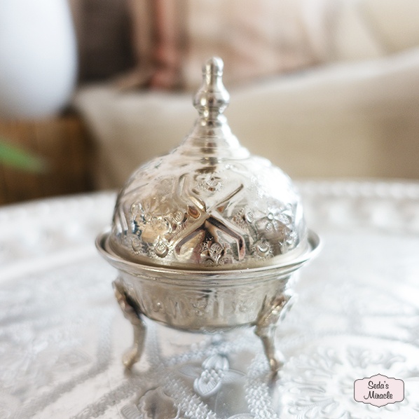 Authentic Moroccan tray with lid Authentic Moroccan tray with lid