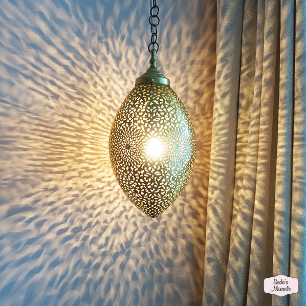 handgemaakte-marokkaanse-aisha-hanglamp-goud-koper 4 Handgemaakte Marokkaanse Aisha lamp van koper