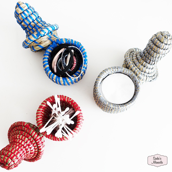 handgemaakte-afrikaanse-bijoux-mandjes-rood-zilver-blauw-xsmall Handgemaakt Afrikaans bijoux mandjes, xsmall