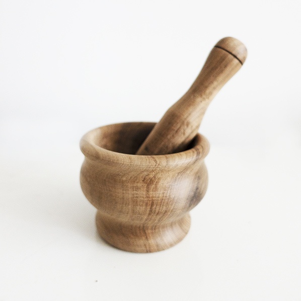 Handgemaakte Marokkaanse kruiden vijzel met stamper van walnoot hout, small