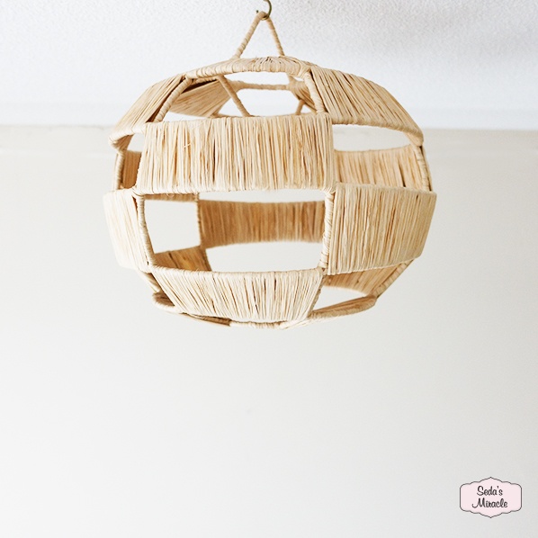Handgemaakte Marokkaanse Youza lamp van raffia