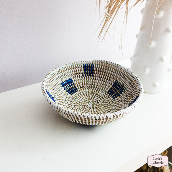 Afrikaanse schaal, wit blauw, small