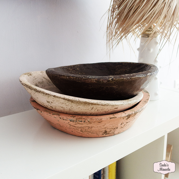 Vintage schaal van teakhout, bruin, roze en wit, Fair Trade uit India Vintage schaal van teakhout, bruin, roze en wit, Fair Trade uit India