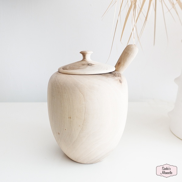 handgemaakte-marokkaanse-houten-pot-soupiere-met-deksel-en-lepel-van-walnoot-hout Marokkaanse houten pot / soupiere van walnoot hout