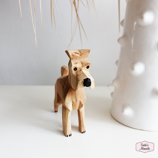 Handgemaakte Marokkaanse houten hond