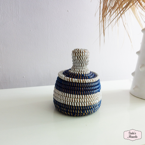 Afrikaanse Saba bijoux mand, small