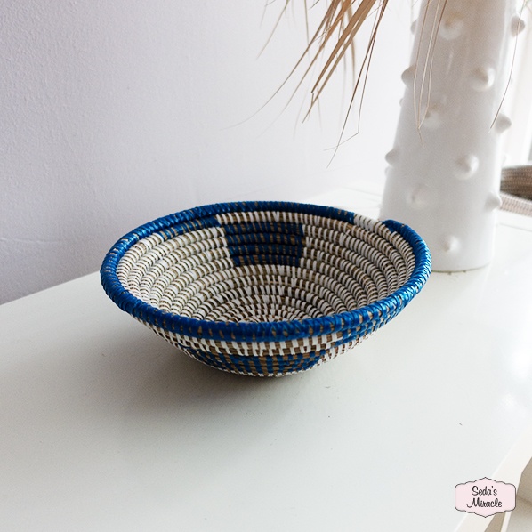 Afrikaanse schaal, wit blauw, small