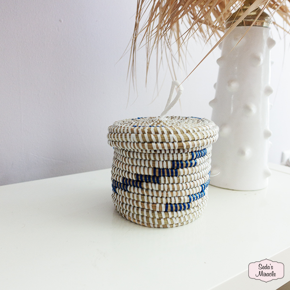 Afrikaanse Nisa mand, wit blauw