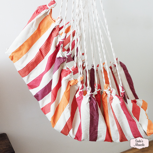 handgemaaakte-salva-hangstoel-met-kussens-fair-trade-uit-el-salvador-creme-oranje-roze-paars-zijkant Salva hangstoel, crème, oranje, roze & paars, Fair Trade