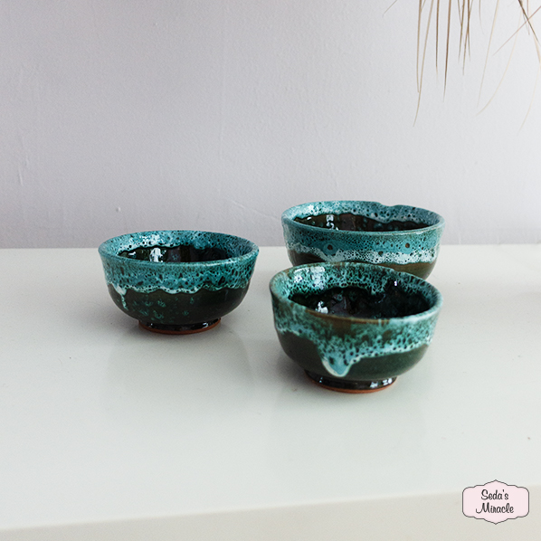Marokkaanse Nujila schaaltjes, bruin turquoise groen wit, set van 3 Marokkaanse Nujila schaaltjes, bruin turquoise groen wit, set van 3