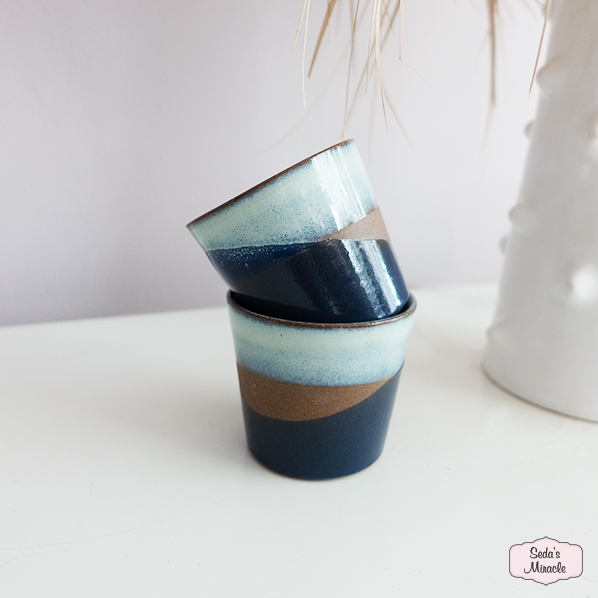 Asha beker, lichtblauw bruin blauw