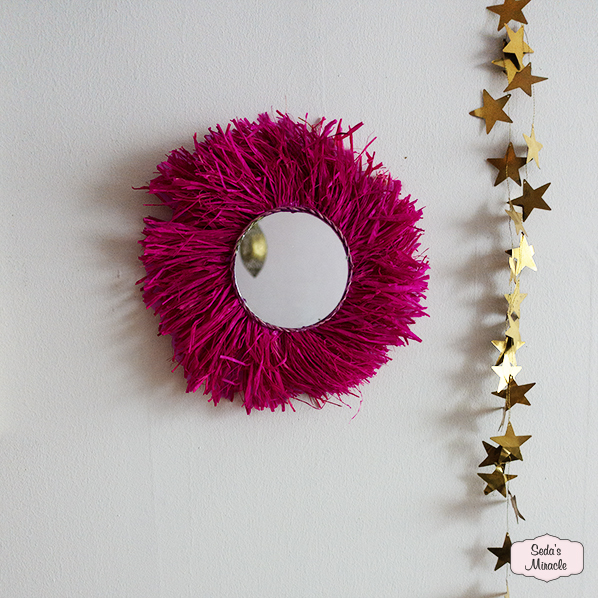 Marokkaanse Soleya raffia spiegel, roze